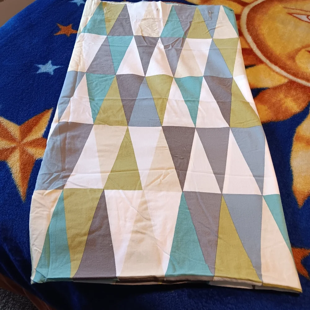 Geometric Triangle Cotton Bath Towel - Blue, Green, Gray, White